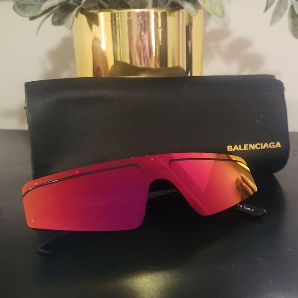 BALENCIAGA Extreme Shades